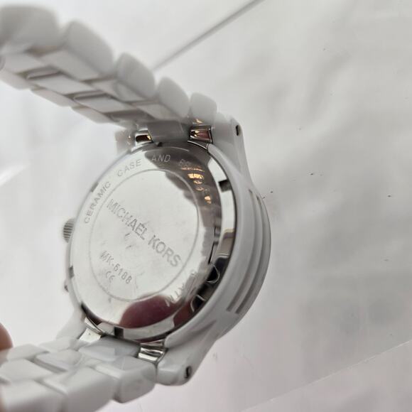 WOMENS MICHAEL KORS Runway White Dial Ceramic Strap with Glitz MK5188 - Picture 3 of 14